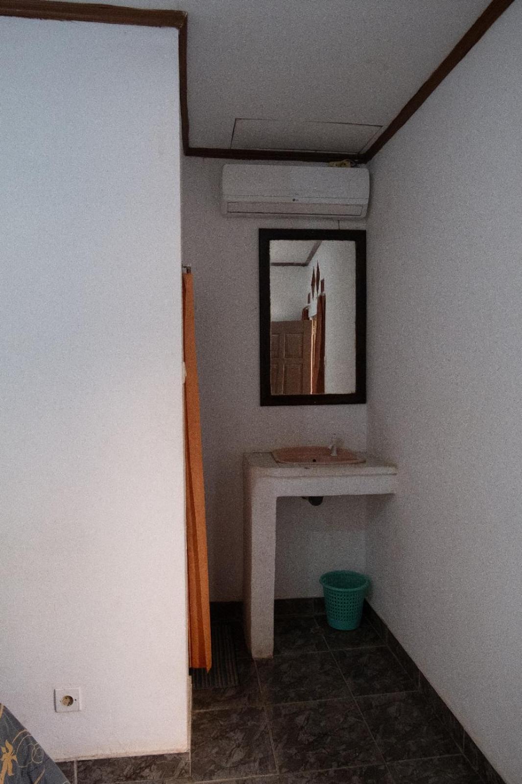 Ramdan Homestay Kuta  Exterior photo